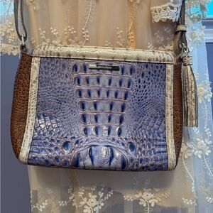 SPECIAL 🥂🎉🎊 Like New Brahmin Croc Embossed Crossbody